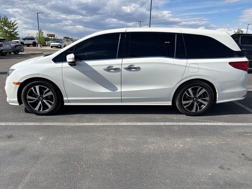 White Diamond Pearl 2019 Honda Odyssey Elite
