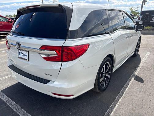 White Diamond Pearl 2019 Honda Odyssey Elite