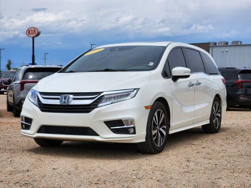 White Diamond Pearl 2019 Honda Odyssey Elite