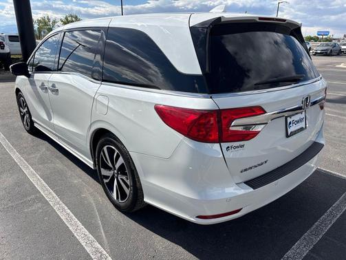 White Diamond Pearl 2019 Honda Odyssey Elite