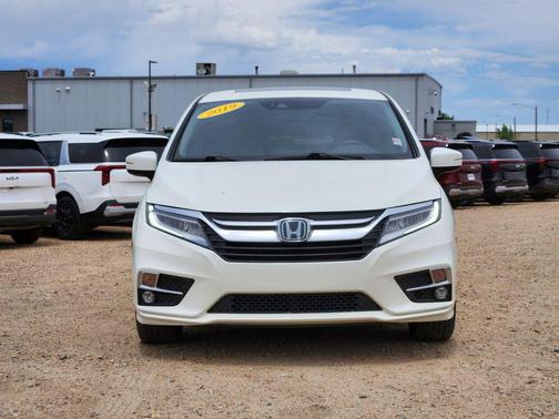White Diamond Pearl 2019 Honda Odyssey Elite