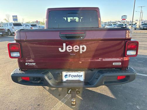 Snazzberry Pearlcoat 2022 Jeep Gladiator Overland