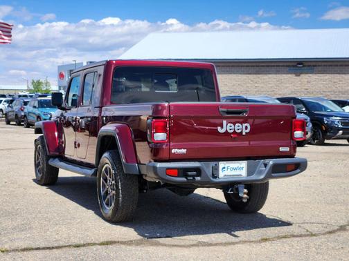 Snazzberry Pearlcoat 2022 Jeep Gladiator Overland
