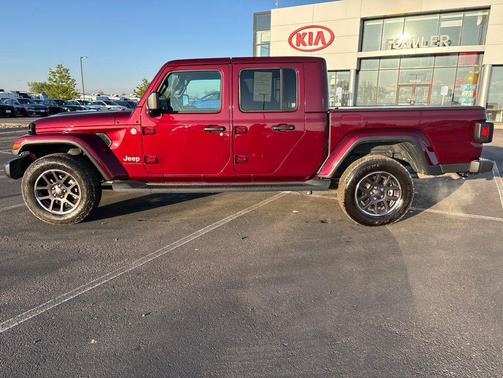 Snazzberry Pearlcoat 2022 Jeep Gladiator Overland