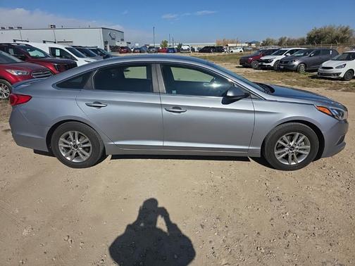 2017 Hyundai SONATA SE