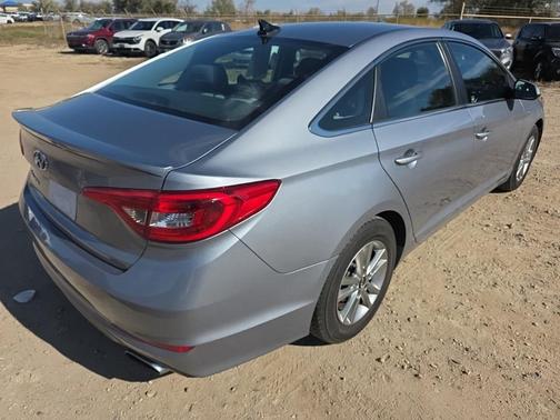 2017 Hyundai SONATA SE