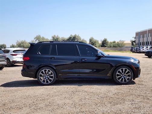 2021 BMW X7 M50i
