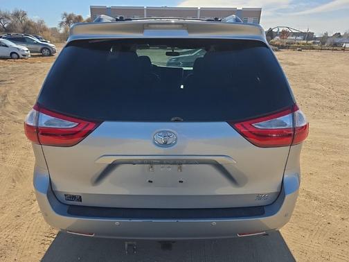 2016 Toyota Sienna XLE Premium