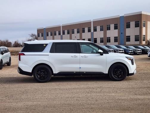 2026 Kia Carnival LXS