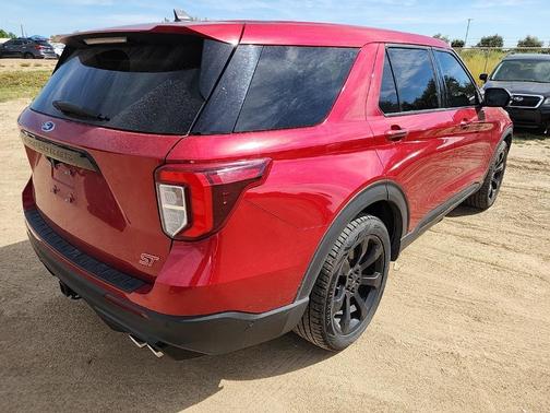 2022 Ford Explorer ST