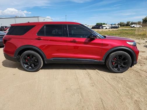 2022 Ford Explorer ST