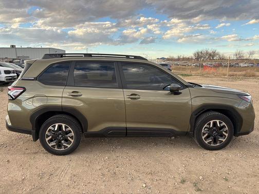 Autumn Green Metallic 2025 Subaru Forester Premium