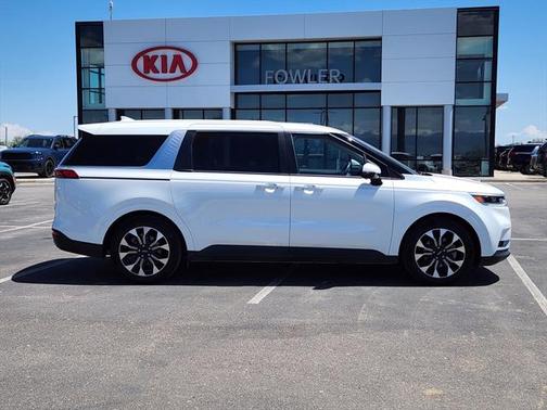 2024 Kia Carnival EX