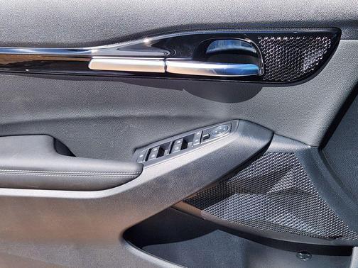 Snow White Pearl 2026 Kia Seltos SX