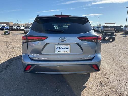 2022 Toyota Highlander Limited