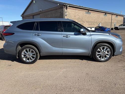 2022 Toyota Highlander Limited