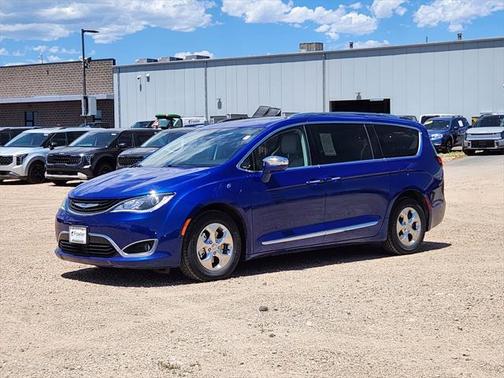 2018 Chrysler Pacifica Hybrid Limited