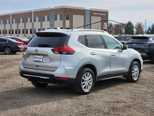 2017 Nissan Rogue SV