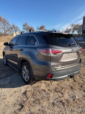2016 Toyota Highlander Limited Platinum