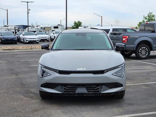 2025 Kia EV6 Wind
