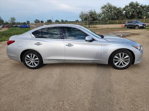 2015 INFINITI Q50 Premium