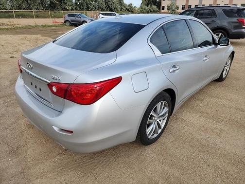 2015 INFINITI Q50 Premium