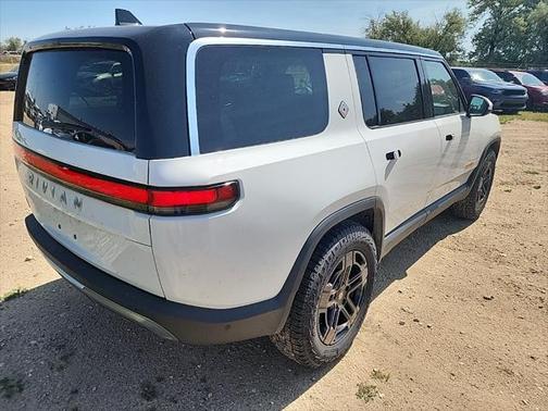 2023 Rivian R1S Adventure