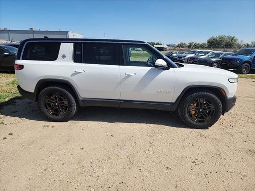2023 Rivian R1S Adventure