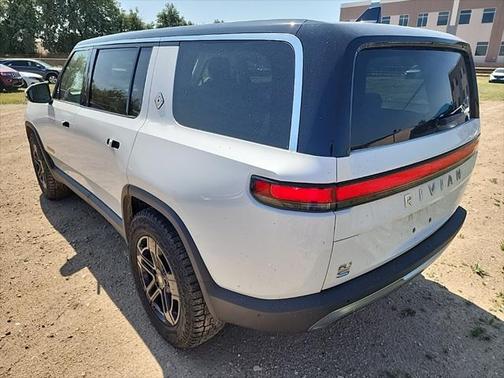 2023 Rivian R1S Adventure