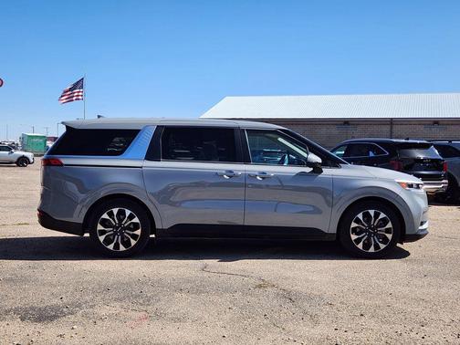 Ceramic Silver 2024 Kia Carnival EX