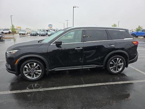 Mineral Black 2023 INFINITI QX60 Luxe