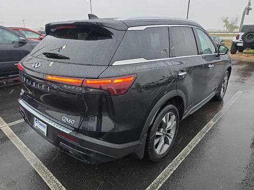 Mineral Black 2023 INFINITI QX60 Luxe