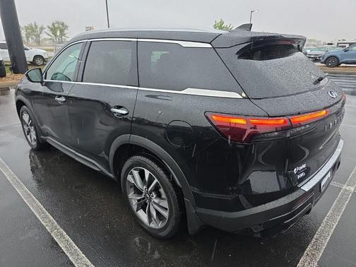 Mineral Black 2023 INFINITI QX60 Luxe