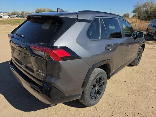 2022 Toyota RAV4 Hybrid SE