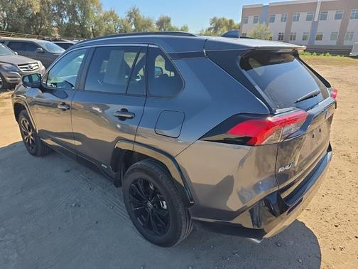 2022 Toyota RAV4 Hybrid SE