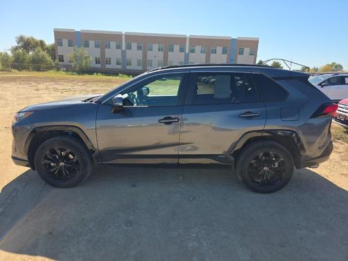 2022 Toyota RAV4 Hybrid SE