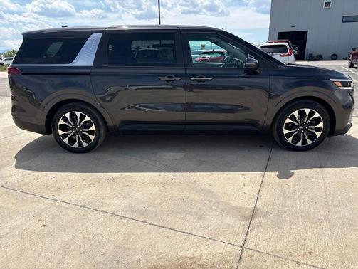 Panthera Metal 2024 Kia Carnival EX