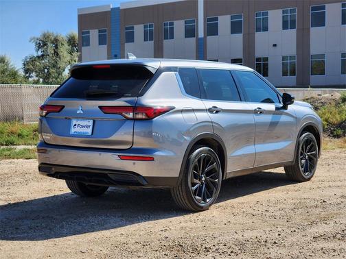 2022 Mitsubishi Outlander Black Edition S-AWC
