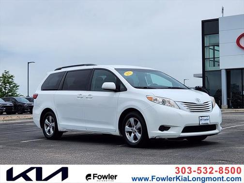 2017 Toyota Sienna LE