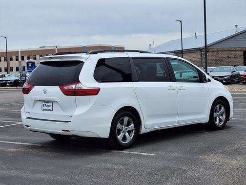 2017 Toyota Sienna LE