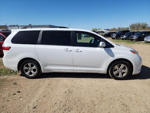 2017 Toyota Sienna LE