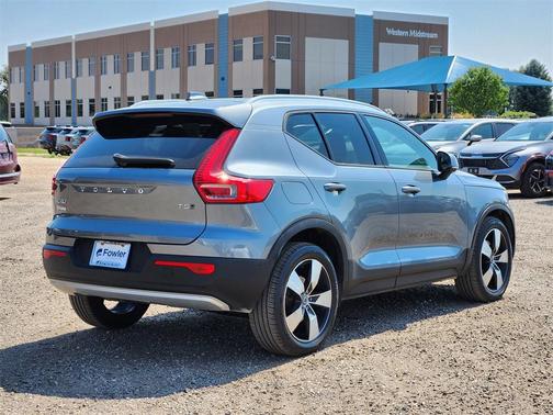 2019 Volvo XC40 T5 Momentum