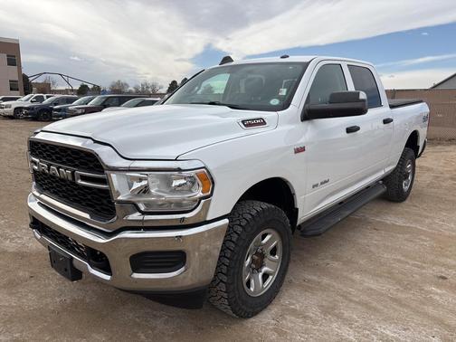 2020 RAM 2500 Tradesman Crew Cab 4X4 6'4' Box