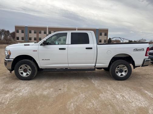 2020 RAM 2500 Tradesman Crew Cab 4X4 6'4' Box