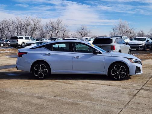 2023 Nissan Altima SR Intelligent AWD