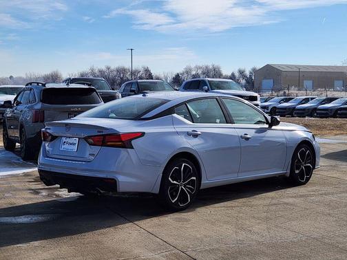 2023 Nissan Altima SR Intelligent AWD