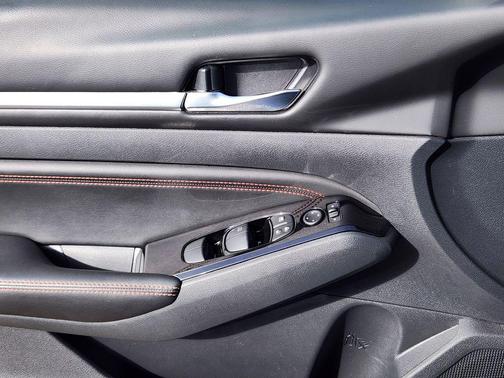 2023 Nissan Altima SR Intelligent AWD