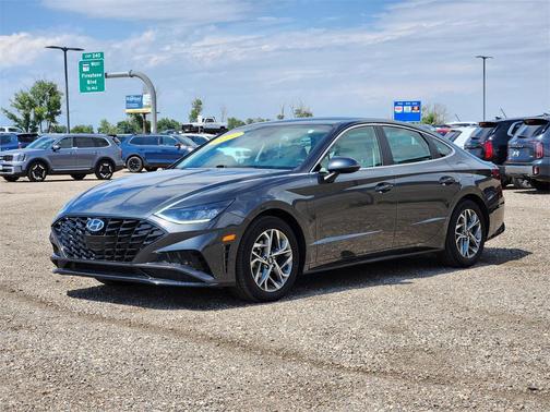 2022 Hyundai SONATA SEL