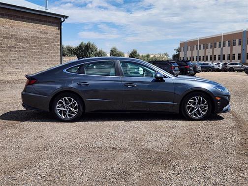 2022 Hyundai SONATA SEL