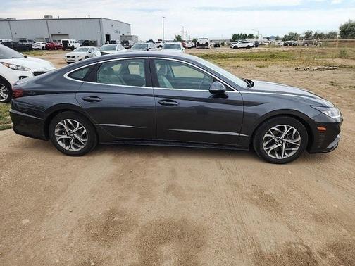 2022 Hyundai SONATA SEL